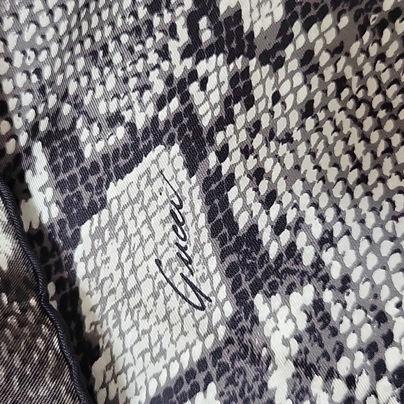 GUCCI 100% Silk Python Print SCARF - Picture 5 of 5